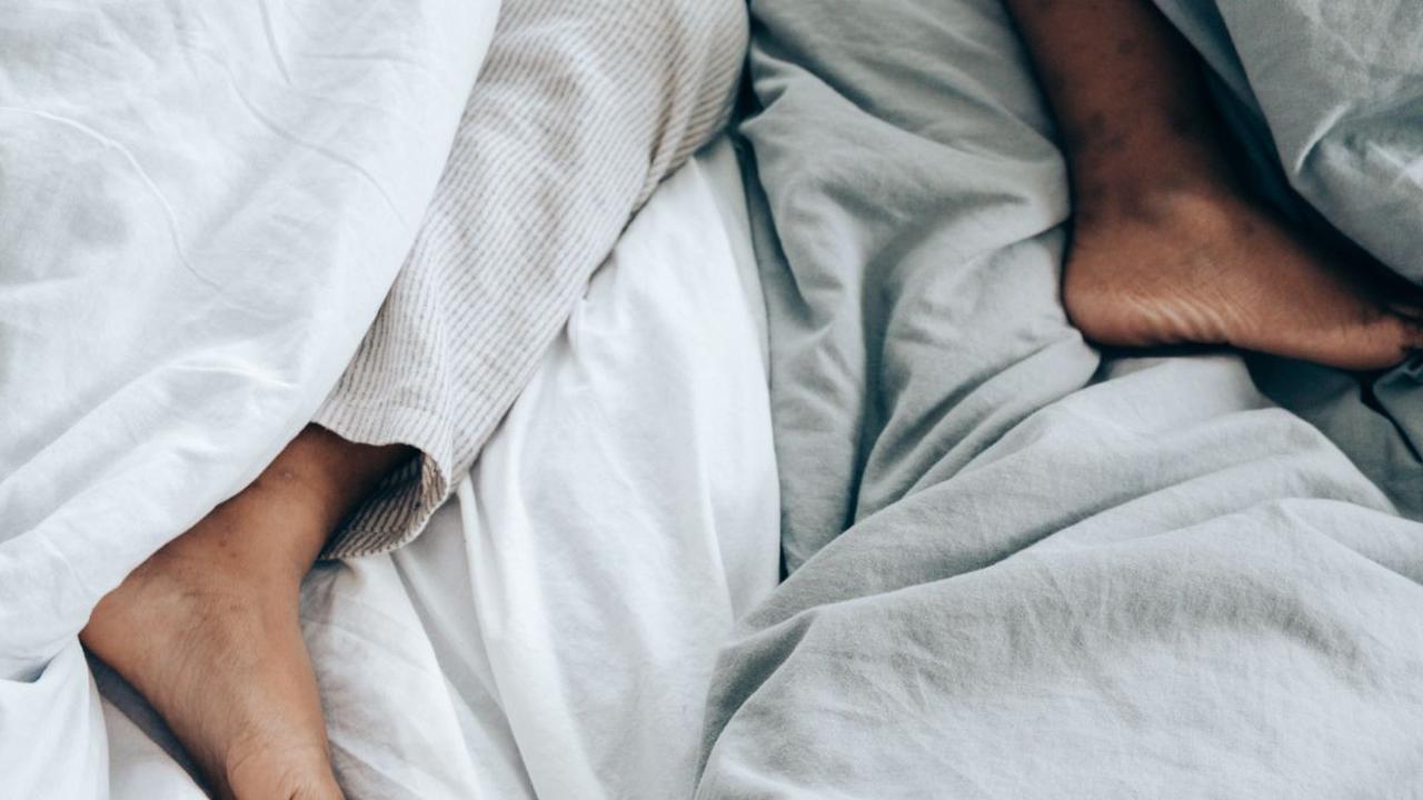 Lakukan Peregangan Sebelum Tidur