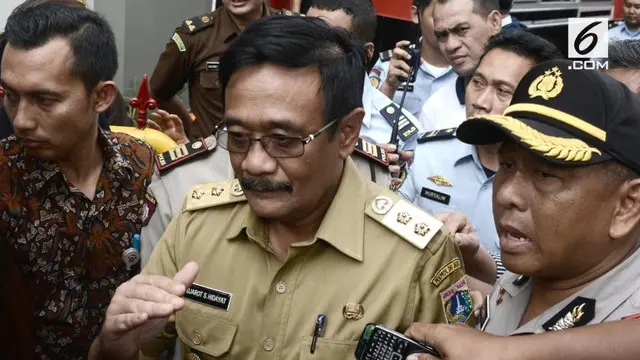 Plt Gubernur DKI Jakarta Djarot Saiful Hidayat menyambangi Mako Brimob Kelapa Dua, Depok, Jawa Barat. Djarot membesuk Basuki Tjahaja Purnama atau Ahok ditahan di rutan tersebut.