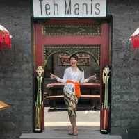 Tamara Bleszynski menyebutkan bahwa dirinya hanya mampu membuat warung, bukan resto (Dok.Instagram/@tamarableszynskiofficial/https://www.instagram.com/p/B3t5J-0F3lq/Komarudin)