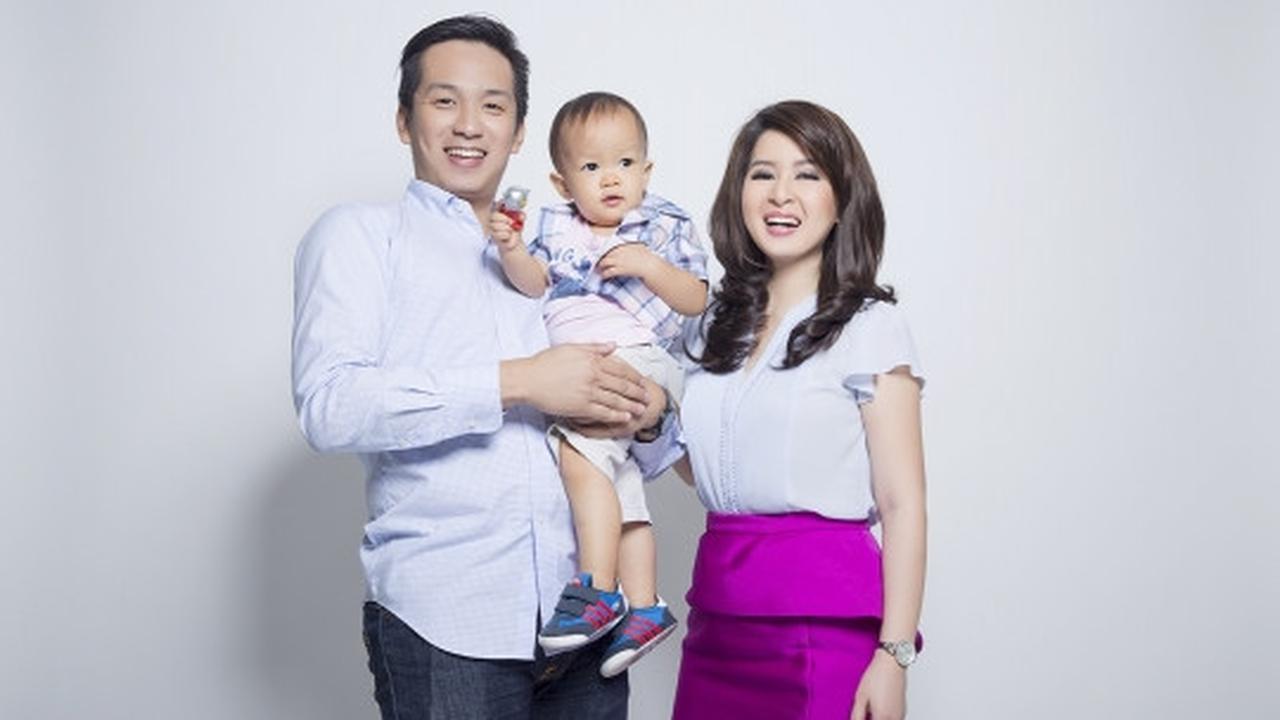 Kebersamaan Grace Natalie bersama suami dan buah hati