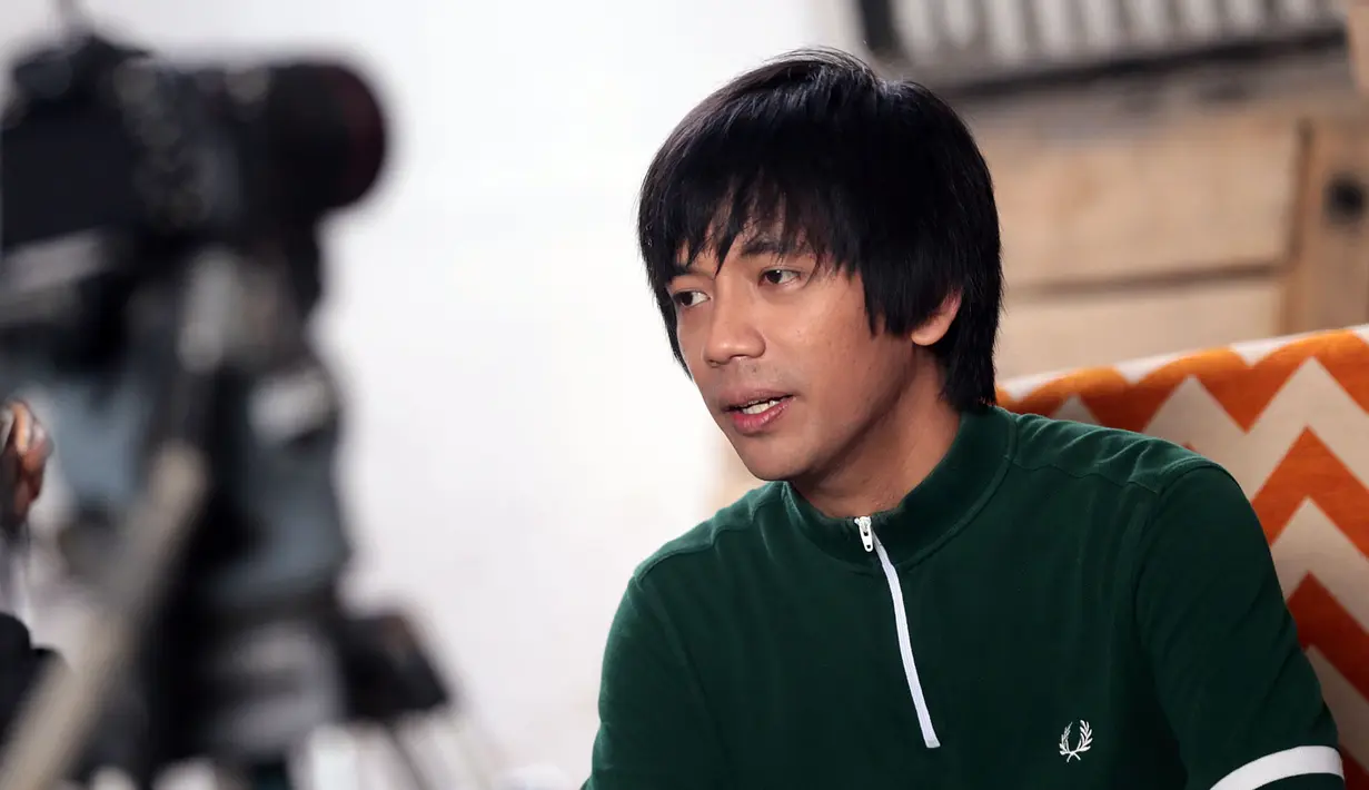 Menurut para penggemar D'Masiv, lagu Tak Punya Nyali ini seperti lagu awal-awal D'Masiv. Namun, disini ada sentuhan brass section yang membuat musiknya semakin kaya didengar. (Deki Prayoga/Bintang.com)