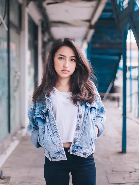 Bukan hanya soal video berciuman, namun terbaru dikabarkan bahwa Jennifer Coppen telah melabrak seorang wanita dengan menjambak dan menampar seorang perempuan. (Instagram/jennifercoppenn)