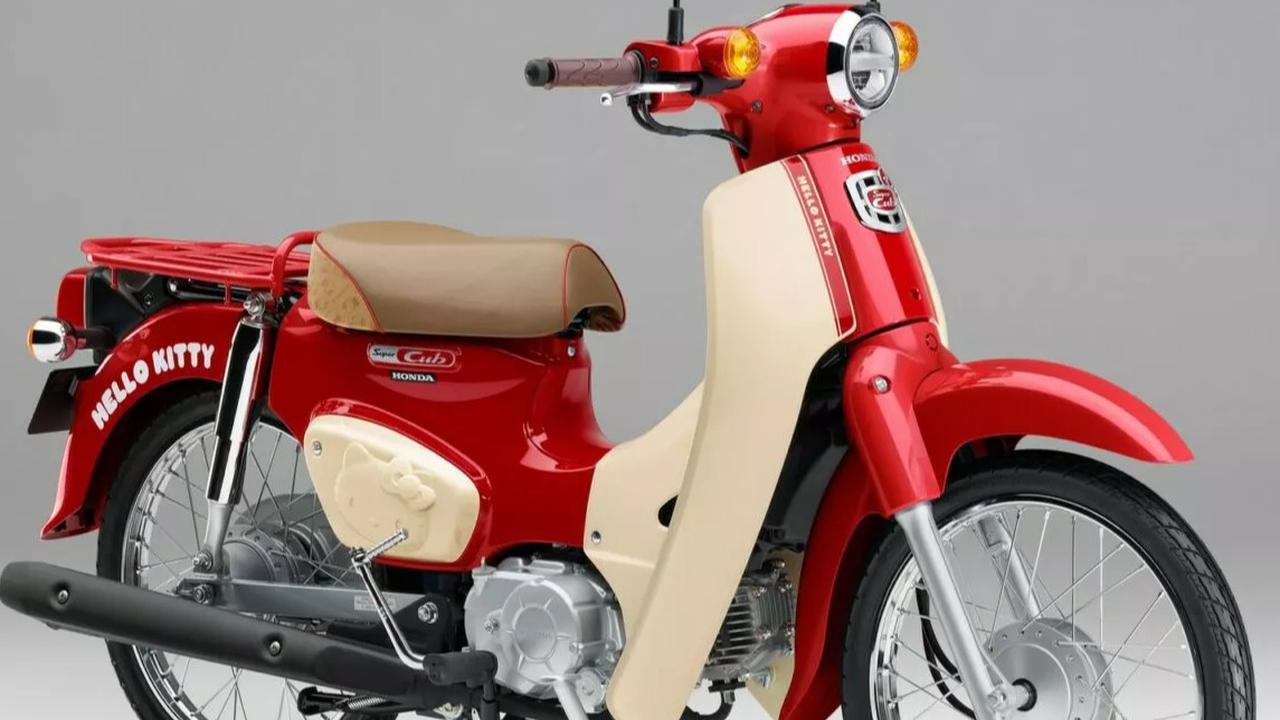 Honda Super Cub 50 Hello Kitty Edition (Source: carscoops.com)