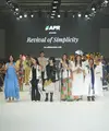 Produsen serat viscose-rayon, APR memperkuat komitmen mereka mendukung mode keberlanjutan dengan menampilkan koleksi kolaborasi bersama beberapa desainer Indonesia. [Foto: Document/JFW]