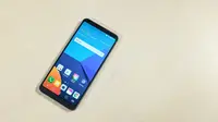 Tampilan depan dari LG G6