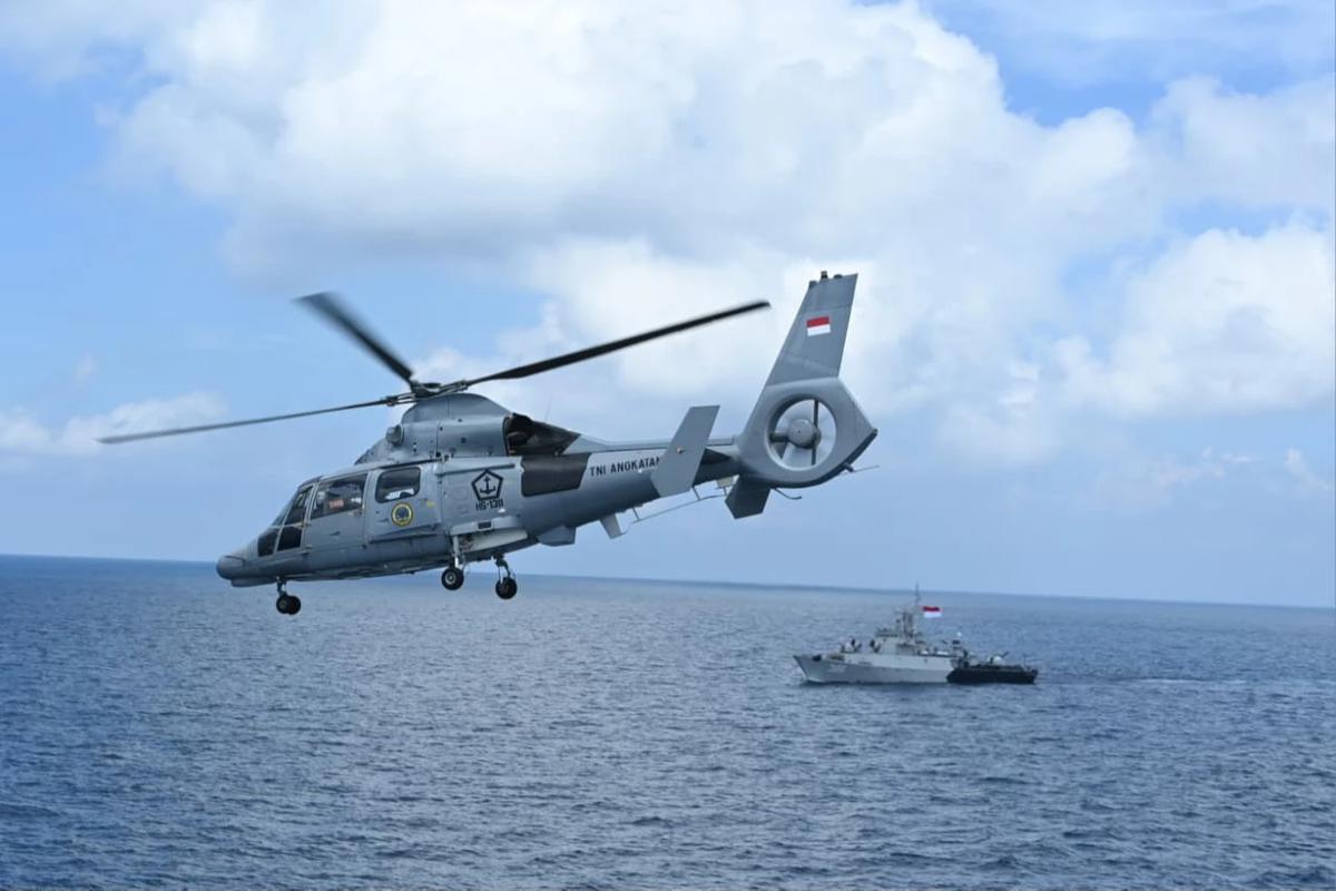 FOTO: TNI Tunjukkan Kesiapan Hadapi Perang Modern Lewat Latopslagab di Karimun Jawa