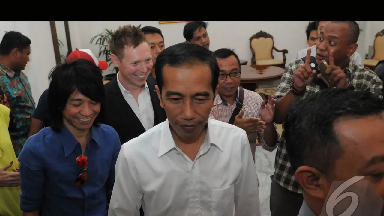 Mengintip Keakraban Jokowi dengan Gitaris Arkarna