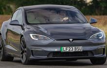 Pengemudi Tesla Berani Tidur Sambil Mengemudikan Mobil di Jalan Raya Amerika Serikat
