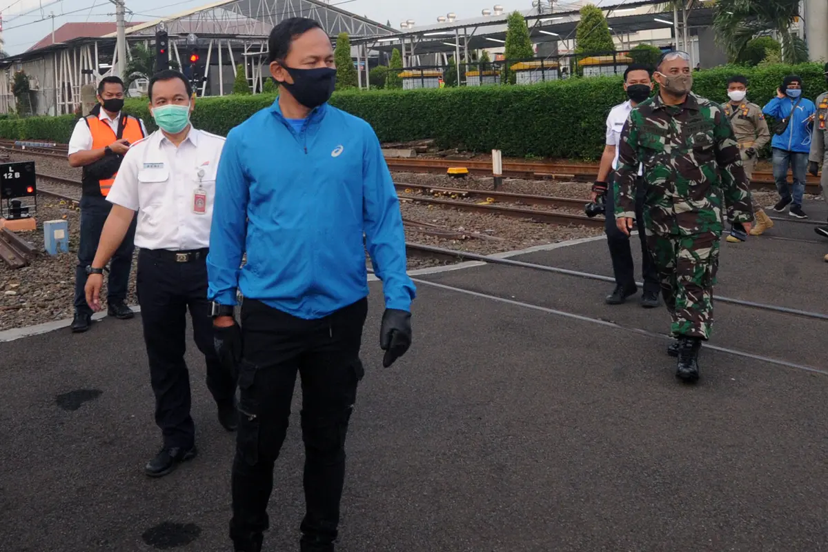 FOTO: Bima Arya Tinjau Penerapan Protokol Kesehatan di Stasiun Bogor