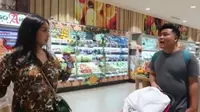 Nagita Slavina saat berbelanja di sebuah supermarket (Dok.Instagram/@raffinagita1717/https://www.instagram.com/p/Bpl949OgO5h//Komarudin)