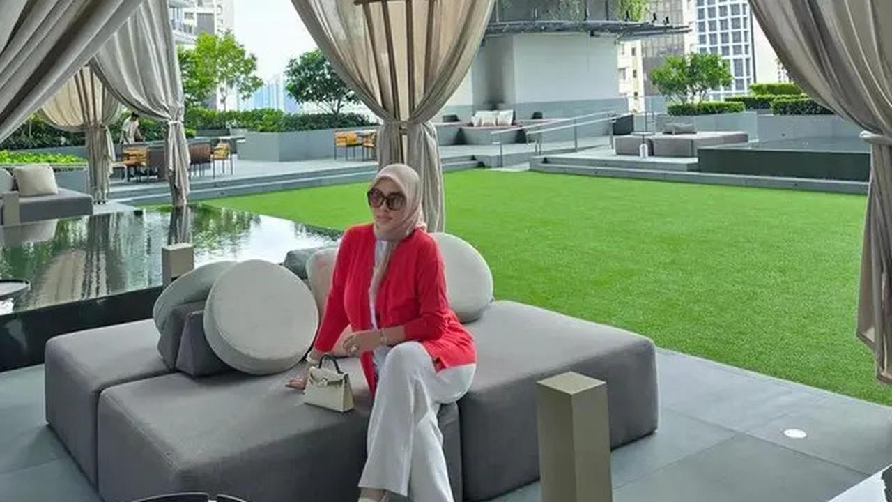 6 Potret Terbaru Syahrini Setelah Tiga Bulan Melahirkan, Berat Badan Stabil