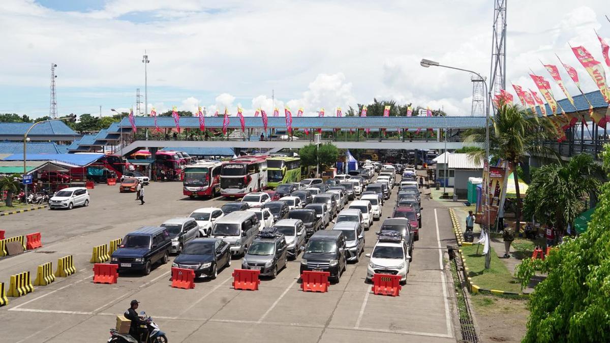 Menhub Pastikan Penumpukan Kendaraan di Gilimanuk Sudah Terurai