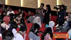 Citizen6, Jakarta: Presenter Liputan6 SCTV, Muhammad Achir dan Anastaya Putri dalam persiapan siaran langsung Liputan6 Siang pada ajang SCTV Goes to Campus, Kamis (1/3). (Pengirim: Agung Binarko)
