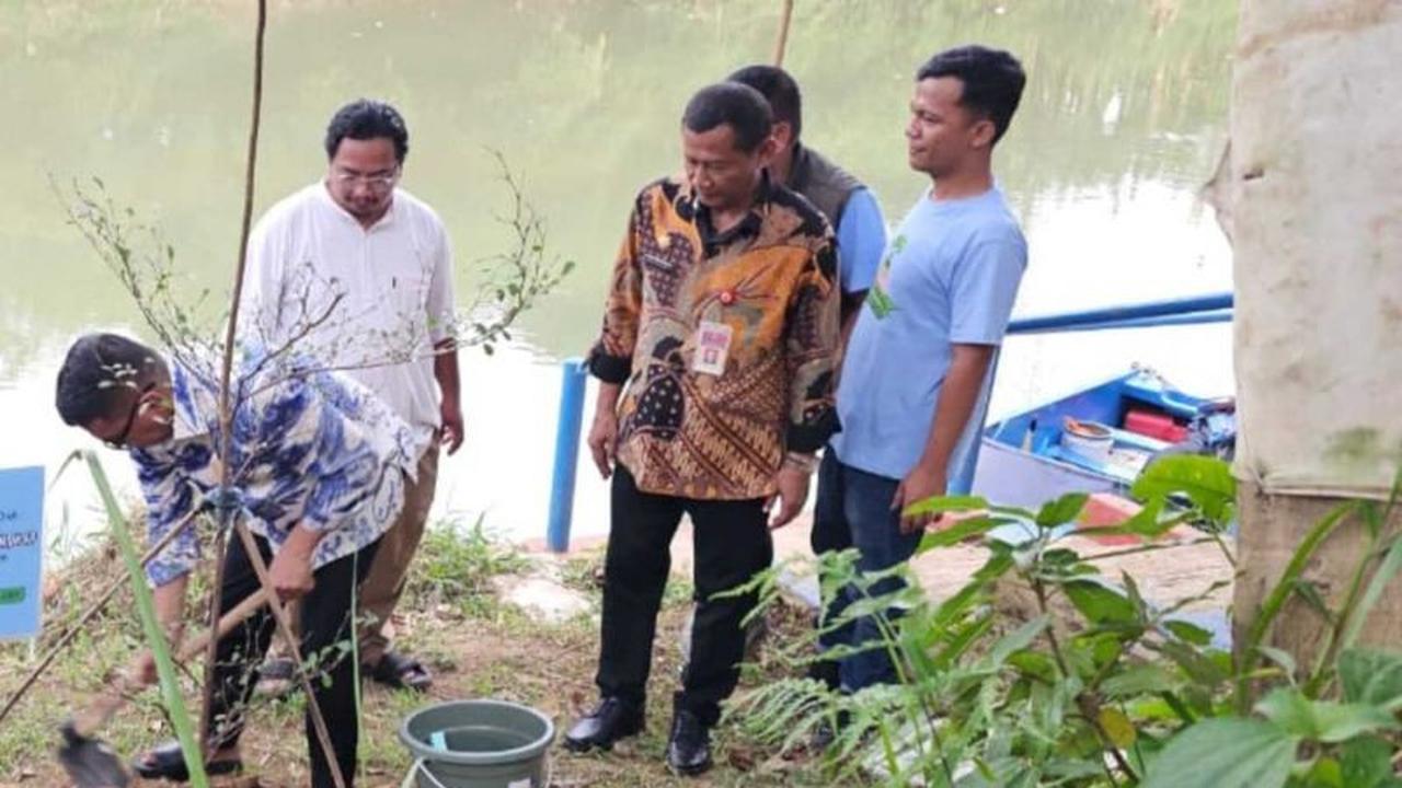 Pemprov Banten Perkuat Penanaman Pohon Mitigasi Banten dengan 5.000 Bibit di Tangerang