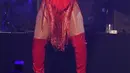 Penampilan Bebe Rexha selama pertunjukan Z100 iHeartRadio Jingle Ball di New York City (7/12). Bebe Rexha membawakan beberapa lagu hitsnya seperti Me Myself and I, "I'm a Mess," "In the Name of Love," and "Meant to Be." (AFP Photo/Angela Weiss)