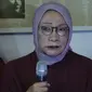 Aktivis Ratna Sarumpaet menyampaikan keterangan kasus penganiayaan yang dialaminya, Jakarta, Rabu (3/10). Ratna mengakui tidak ada penganiayaan yang diterimanya seperti kabar yang berkembang beberapa waktu terakhir. (Liputan6.com/Immanuel Antonius)