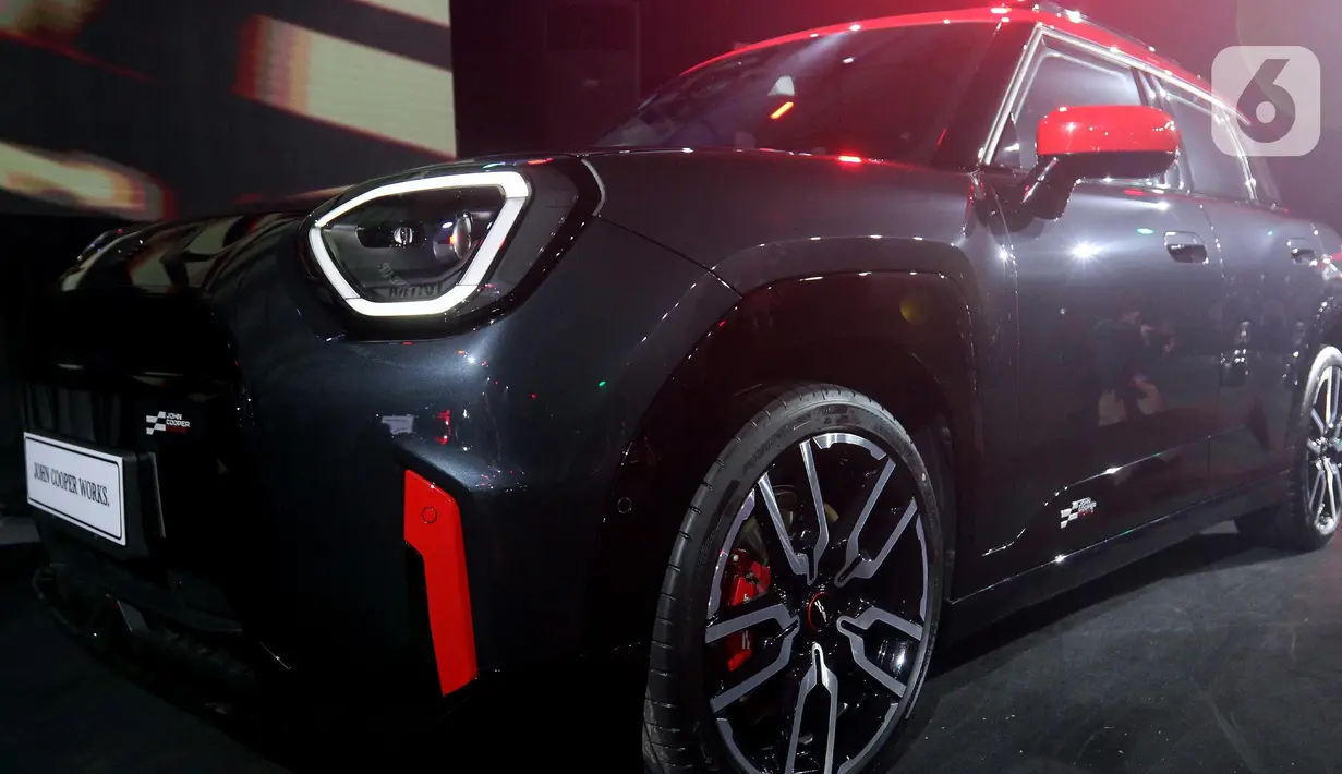 BMW Group Indonesia resmi meluncurkan lima model terbaru MINI John Cooper Works (JCW). (Liputan6.com/Herman Zakharia)