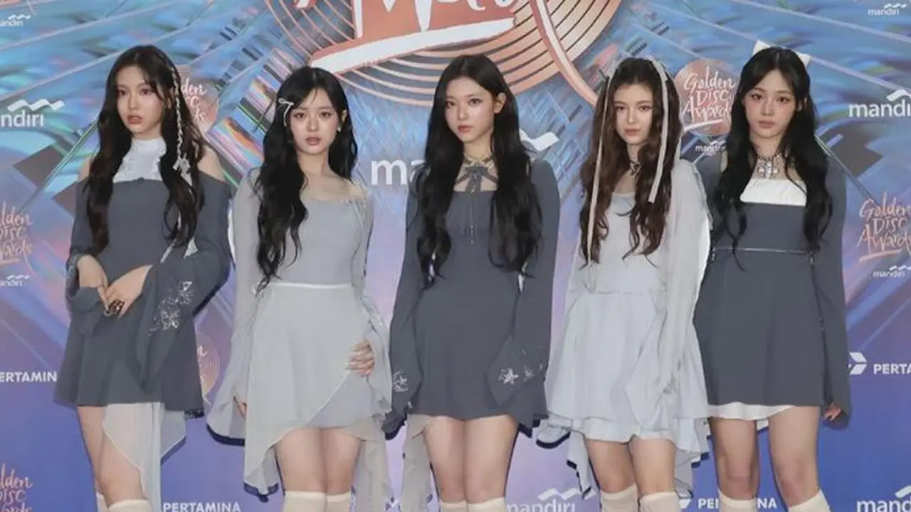13 Potret Busana Artis K-Pop di Red Carpet Golden Disk Award 2024 Jakarta, NewJeans, LE SSERAFIM, hingga IVE