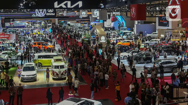 Resmi Dibuka, Pengunjung Padati Pameran Otomotif GIIAS 2024