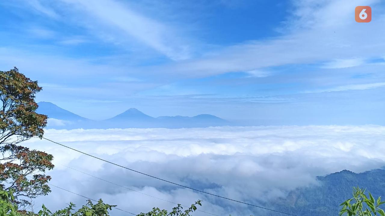 Pemandangan Foto Di atas Awan Jadi Spot Andalan di Pegunungan Telomoyo