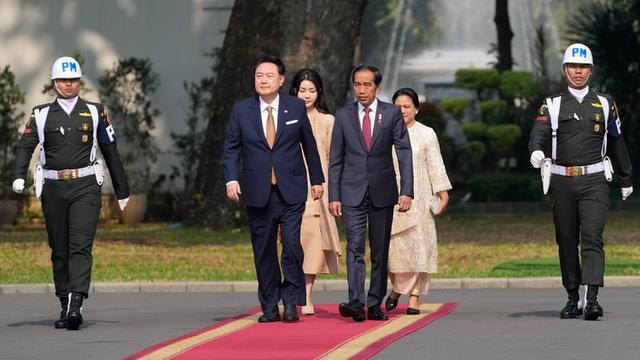 Jokowi dan Presiden Korea Selatan Yoon Suk Yeol