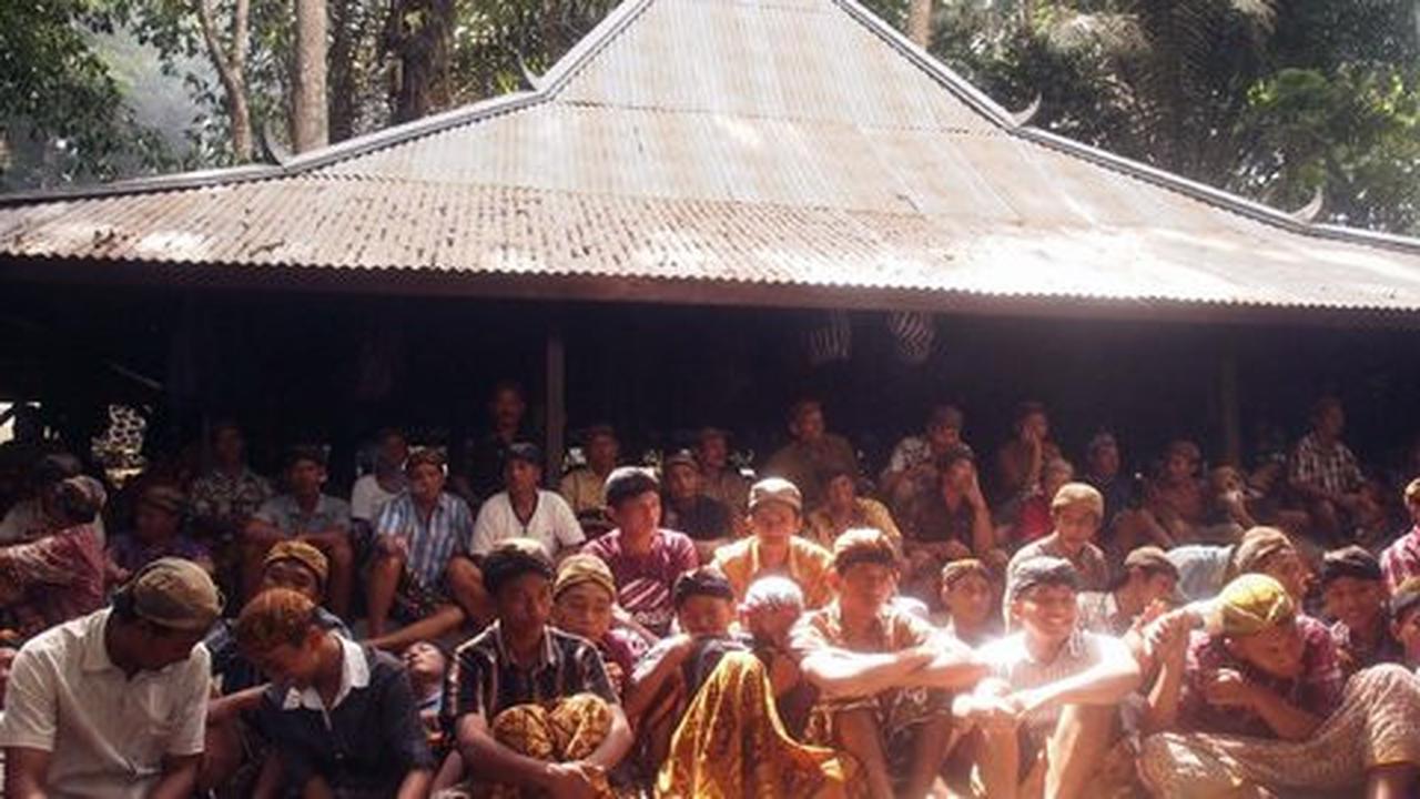 Baru Salat Id hari ini, Islam Aboge Banyumas khotbah berbahasa Arab