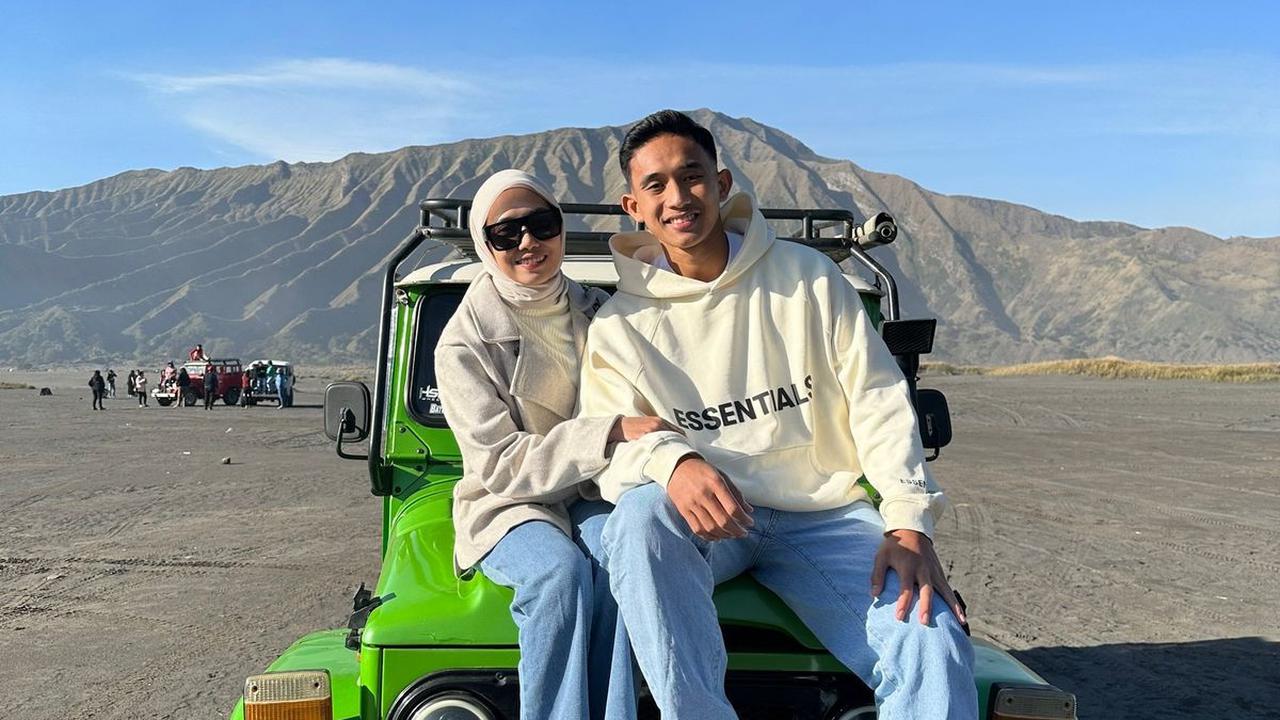 Potret Mesra Rizky Ridho dan Sendy Aulia yang Sudah Lamaran Setelah 8 Tahun Pacaran