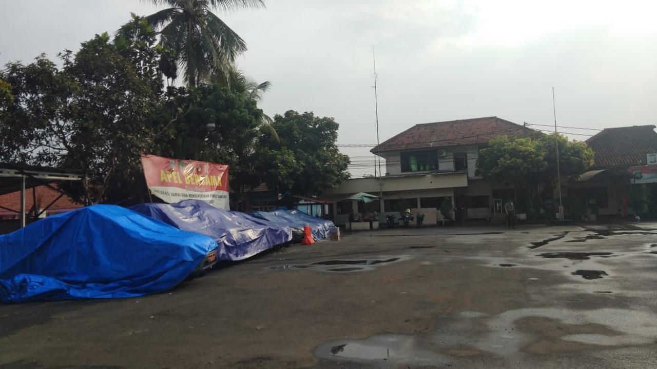 Kondisi Polsek Ciracas Rabu (12/12/2018) pagi. (Liputan6.com/Ady Anugrahadi)