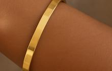 Pilihan Gelang Emas yang Cocok untuk Tangan Kecil dan Kulit Sawo Matang: 2, 5, atau 10 Gram?