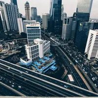 DKI Jakarta berhasil keluar dari zona merah Covid-19.  (Foto: Unsplash/ @miinoritypeople)