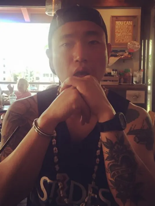 Setelah menghapus semua foto-foto dari akun Instagramnya, kini Kang Gary kembali lagi menggunakan akun tersebut. Sayangnya, Kang Gary justru dibully oleh para pengikutnya di media sosial. (Instagram/kang_gary8888)