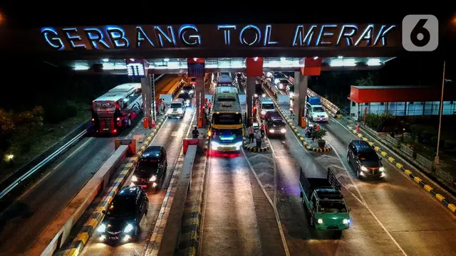 Kemacetan Panjang Kendaraan Pemudik Menuju Pelabuhan Merak