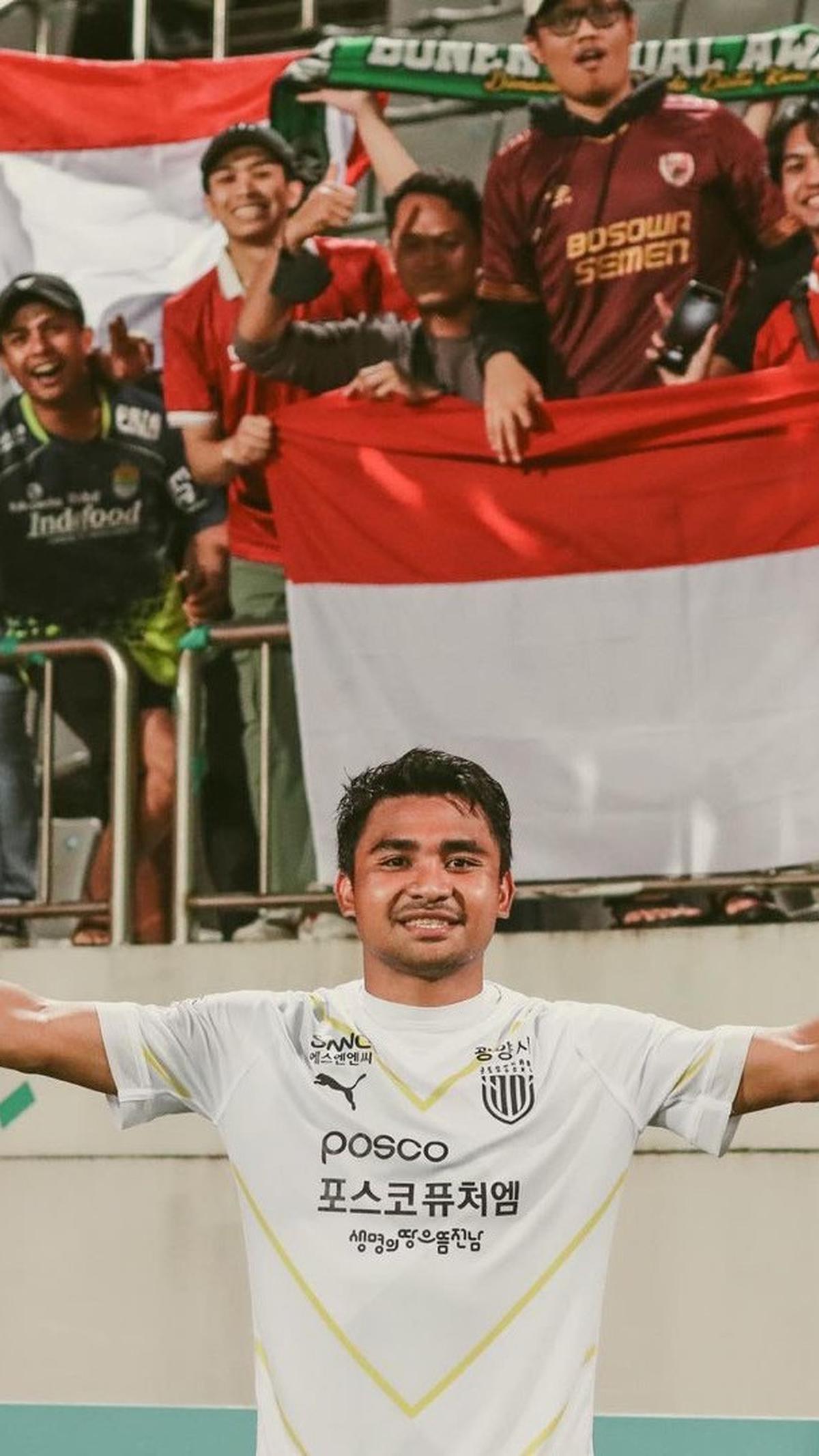Asnawi kini berusia 23 tahun. Kariernya di dunia sepakbola terbilang cemerlang.