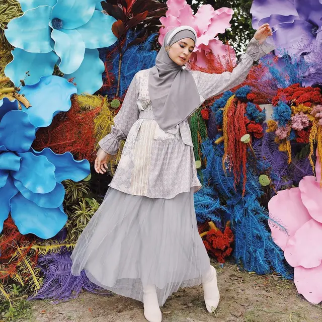 Inspirasi Busana Pesta Hijab Kekinian