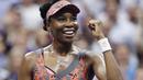 Petenis Amerika Serikat, Venus Williams, melakukan selebrasi usai mengalahkan petenis Ceko, Petra Kvitova, pada turnamen AS Terbuka di New York, Rabu (6/9/2017). Venus Williams menang 6-3, 3-6, 7-6 (7-2) atas Petra Kvitova. (AP/Kathy Willens)
