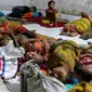 Sekitar 300.000 warga Bangladesh telah dievakuasi ke sejumlah tempat penampungan sebelum Topan Mora menerjang. (AFP)