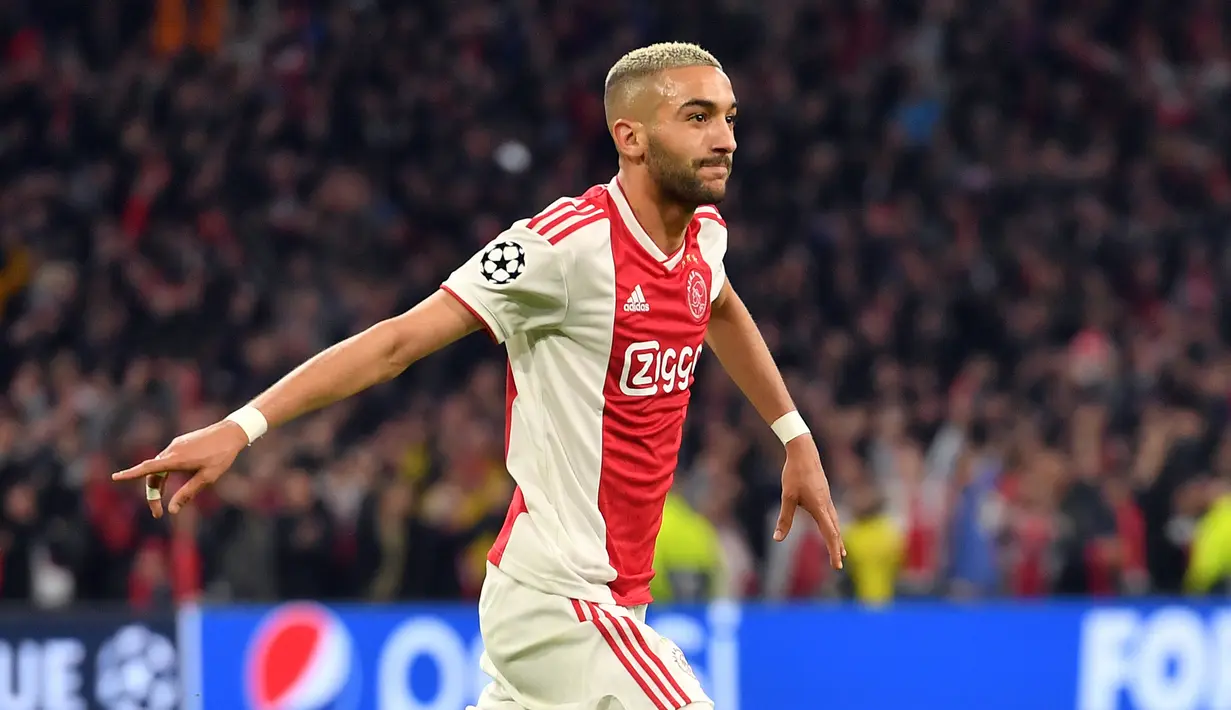 4. Hakim Ziyech (40 juta euro) - Ziyech menjadi pembelian pertama Chelsea di bursa transfer musim panas ini. Penyerang berusia 27 tahun ini diboyong Chelsea dari Ajax dengan transfer mencapai 40 juta euro. (AFP/Emmanuel Dunad)