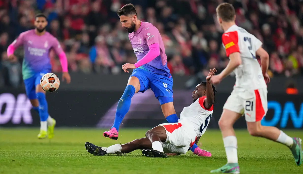 Satu-satunya gol balasan dari Slavia Praha dicetak Slavia Praha pada menit ke-84. (AP Photo/Petr David Josek)