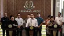 Hasil audit yang didapat Erick Thohir dari BPKP tersebut diserahkan langsung kepada Jaksa Agung Sanitiar Burhanuddin dengan disaksikan Kepala BPKP Muhammad Yusuf Ateh. (Liputan6.com/Angga Yuniar)