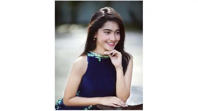 Memiliki paras yang memesona, tak jarang Alliza sering menjadi bintang iklan.