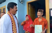 Guyon Mantan Panglima TNI saat Beri Kejutan ke Pengantin Baru Lansia 'Padahal Enggak Punya Gigi Berani Nikah ya