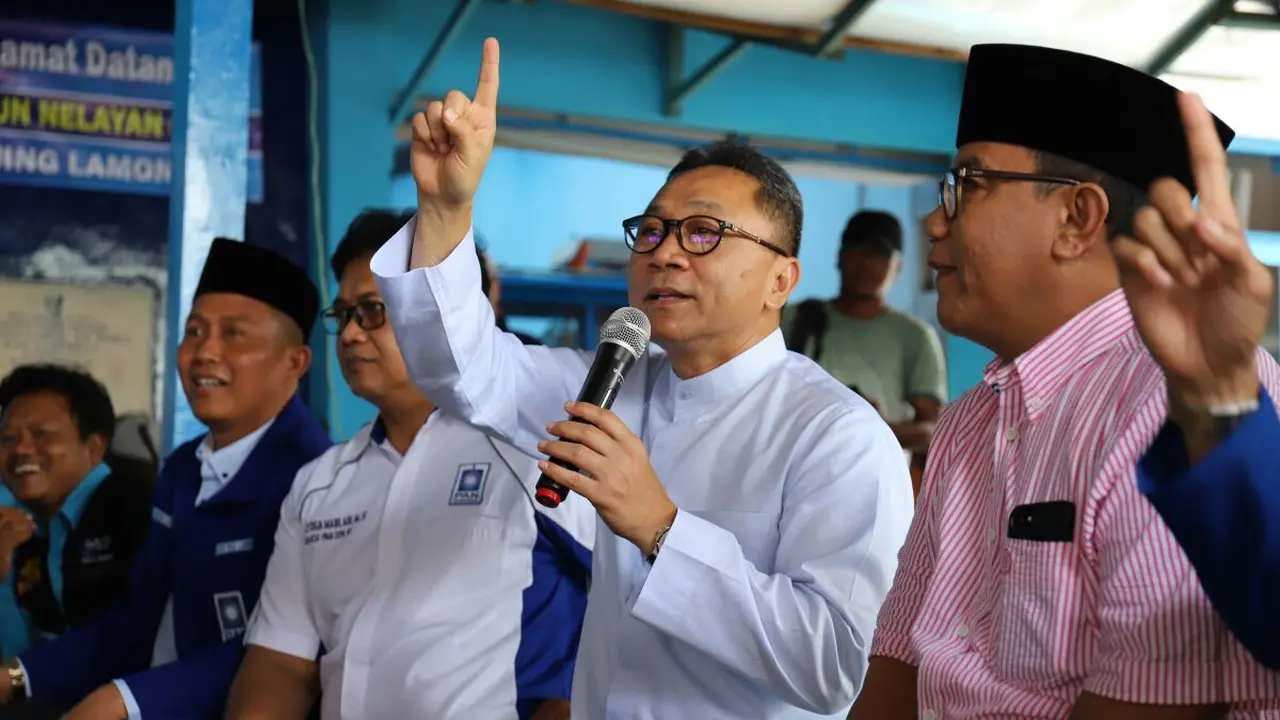Ketua MPR Zulkifli Hasan menemui para nelayan Lamongan, Jawa Timur (Istimewa).