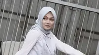 Alasan Rina Nose Buka Jilbab karena Urusan Cinta?