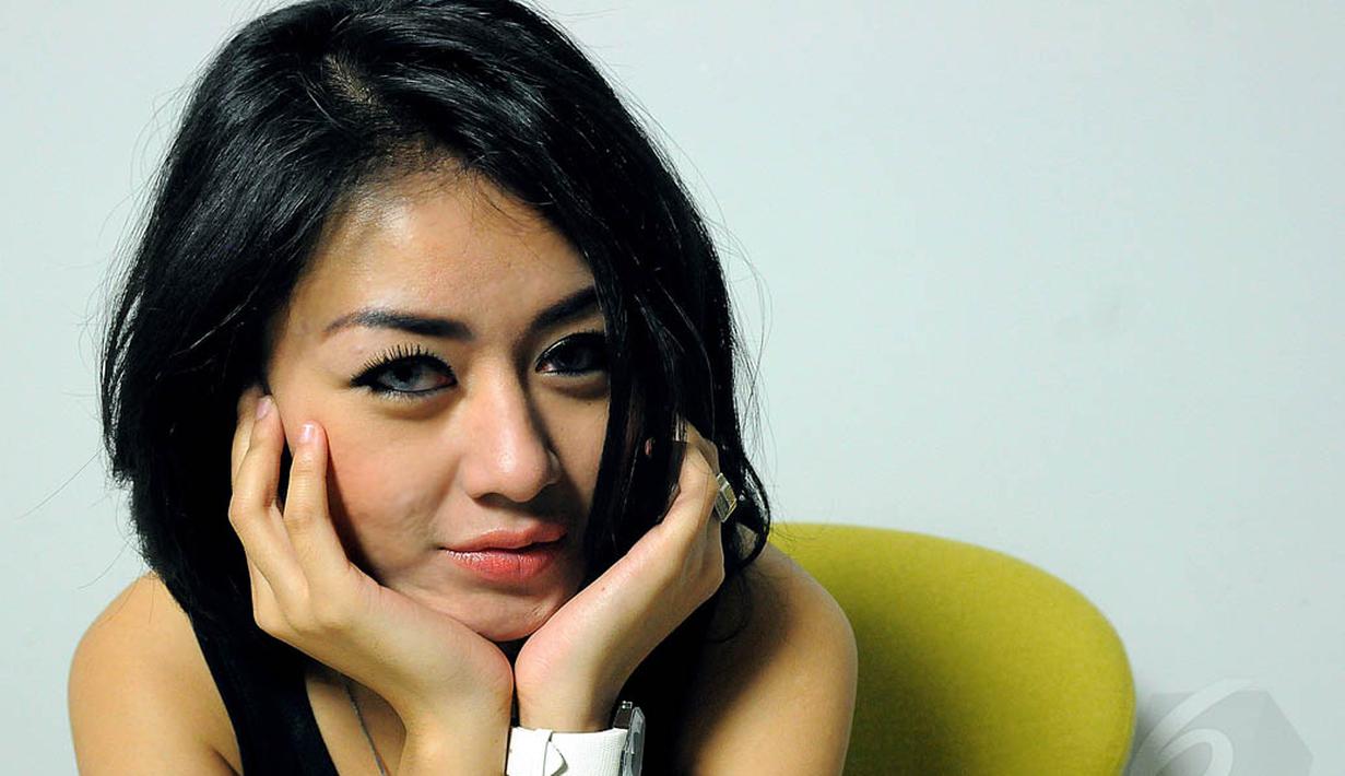Anggun Maharani merupakan seorang foto model sekaligus DJ atau Disk Jockey. (Liputan6.com/Faisal R Syam) 