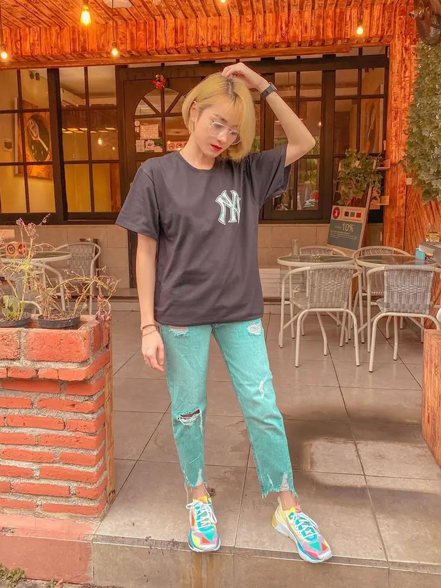 6 Potret Dara The Virgin dengan Berbagai Warna Rambut, Curi Perhatian