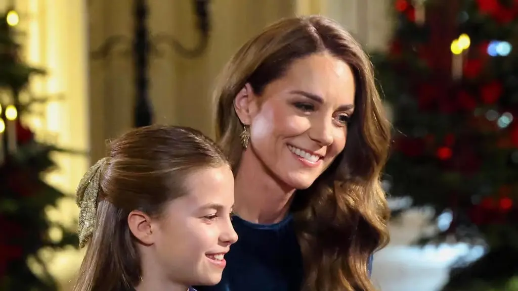 Kate Middleton dan Princess Charlotte saat Berduet Main Piano di Perayaan Natal 2025. [@princeandprincessofwales]