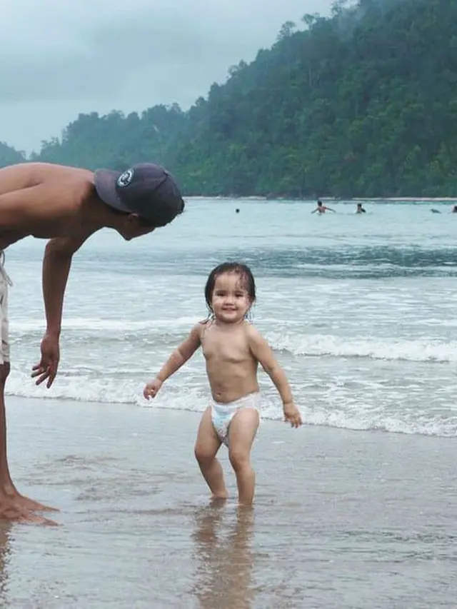 Sempat Viral Karena Menikah Dengan Bule, Ini Sosok Bayu Kumbara Bersama Istri