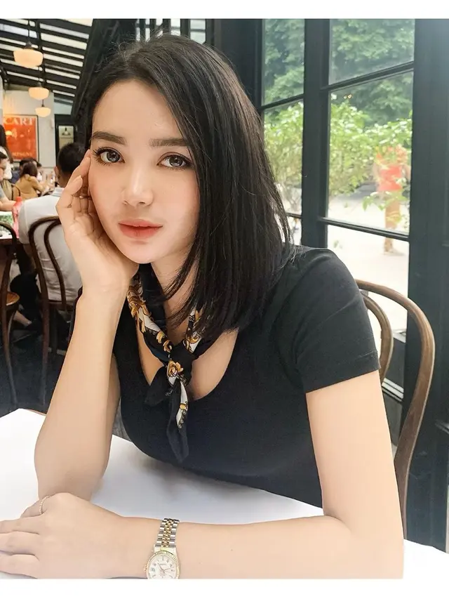 Transformasi Wika Salim, Selalu Cantik dan Pernah Hidup Susah