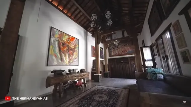 Potret Rumah Rieke Diah Pitaloka, Bernuansa Tradisional Khas Hunian Bali