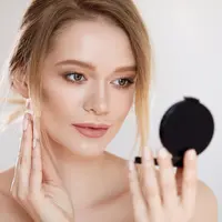 Tips Memilih Base Makeup yang Cocok untuk Kulit Wajahmu/copyright shutterstock/&nbsp;puhhha